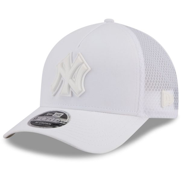 New Era 9Forty M-Crown Trucker Cap New York Yankees weiß