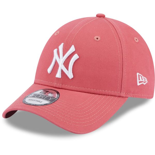 New Era 9Forty Strapback Cap - New York Yankees hellpink