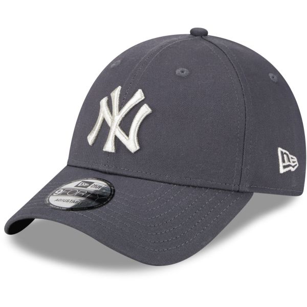New Era 9Forty Strapback Cap - METALLIC New York Yankees