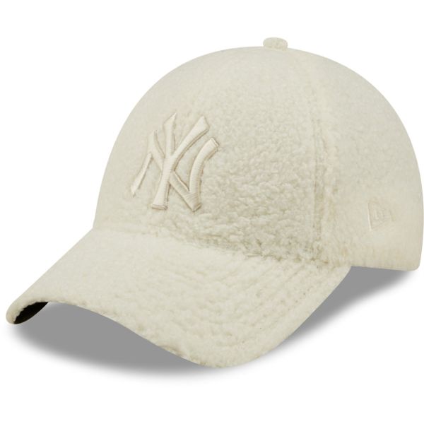 New Era 9Forty Damen Sherpa Cap - BORG NY Yankees offwhite