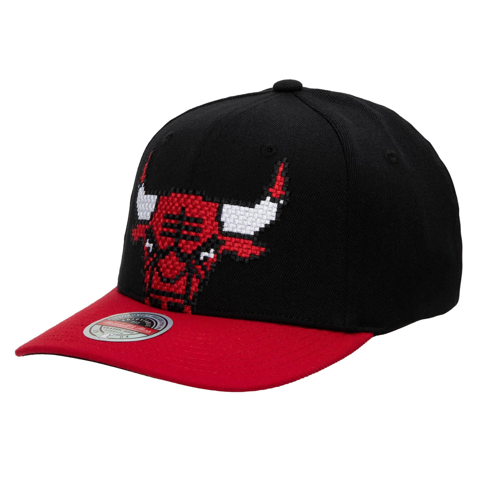 Mitchell & Ness Snapback Cap - NBA 8 BIT Chicago Bulls | Snapback ...