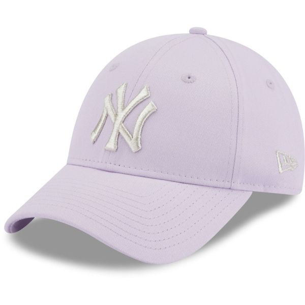 New Era 9Forty Womens Cap - METALLIC New York Yankees violet
