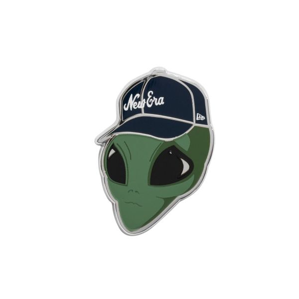 New Era Universal Schmuck Caps PIN BADGE Alien