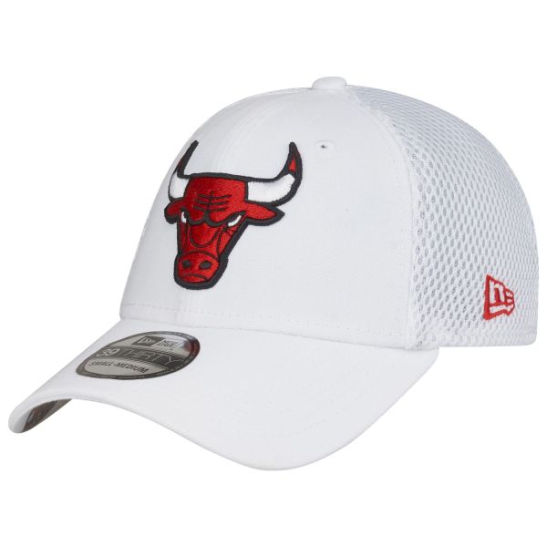 New Era 39Thirty Stretch Mesh Cap - Chicago Bulls white